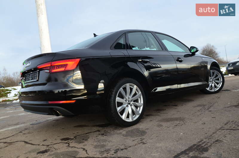 Седан Audi A4 2017 в Дрогобыче