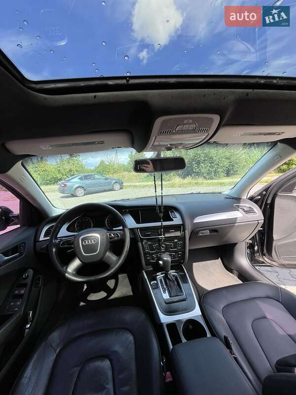 Седан Audi A4 2012 в Городку