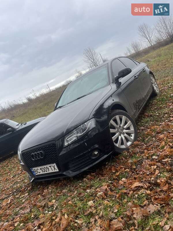 Седан Audi A4 2012 в Городку