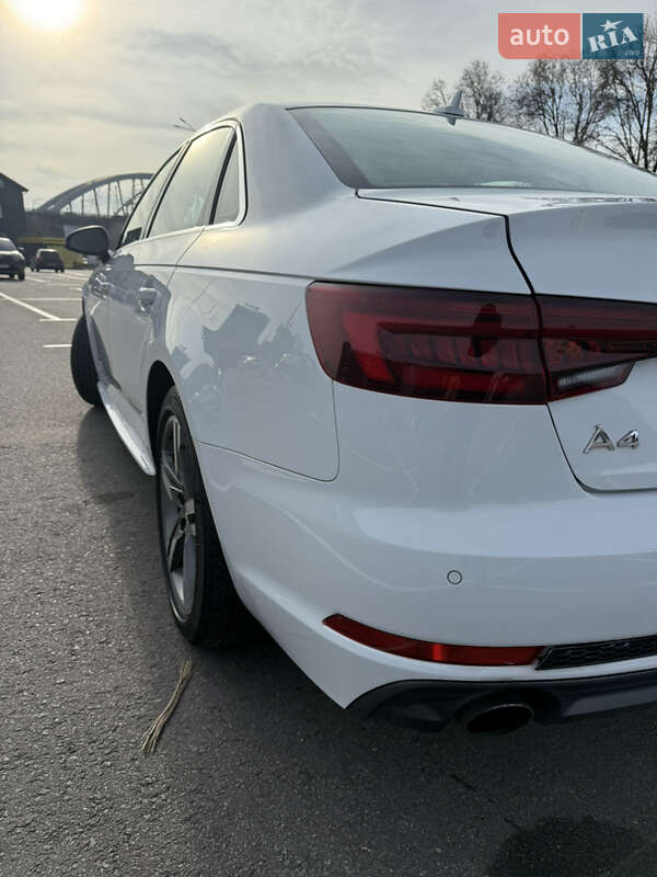 Седан Audi A4 2017 в Киеве