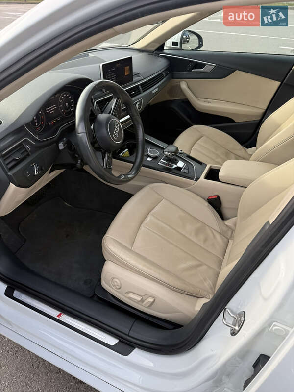 Седан Audi A4 2017 в Киеве