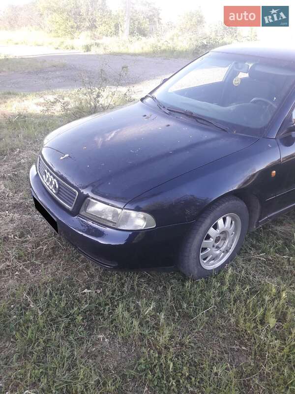 Седан Audi A4 1999 в Измаиле