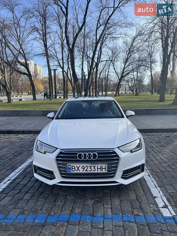 Седан Audi A4 2018 в Харкові