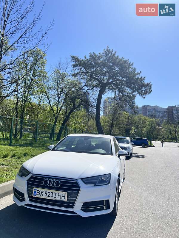 Седан Audi A4 2018 в Харкові