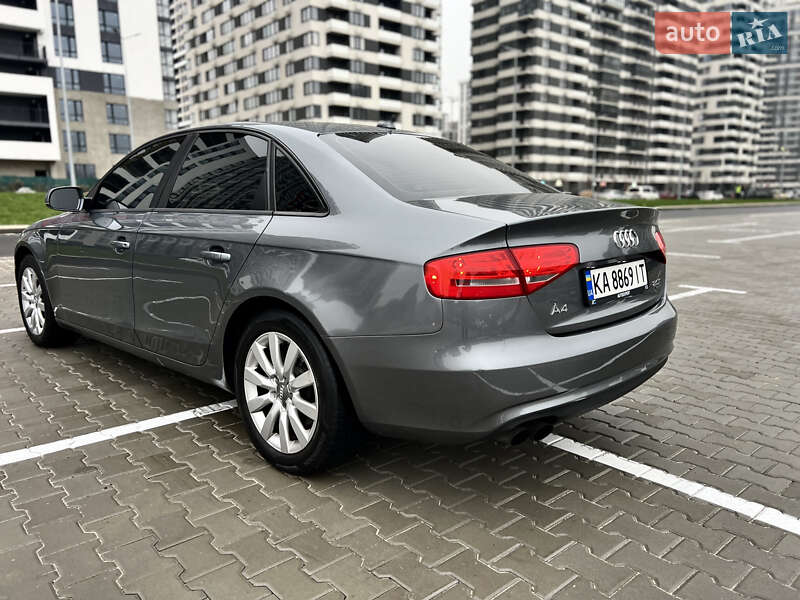 Седан Audi A4 2013 в Києві