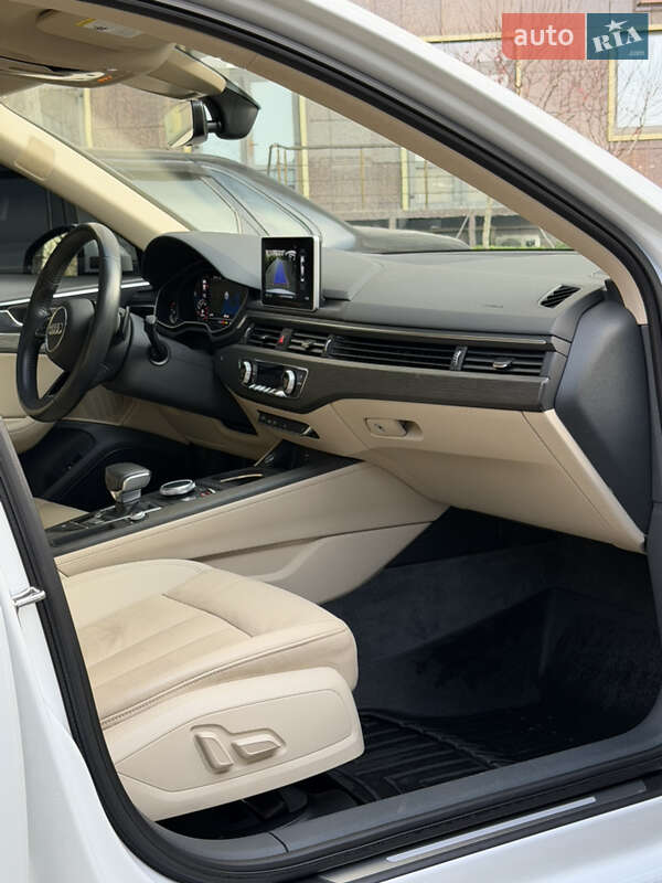 Седан Audi A4 2019 в Одессе