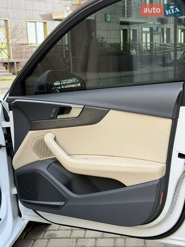 Седан Audi A4 2019 в Одессе