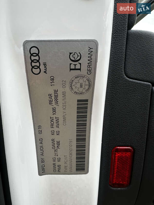 Седан Audi A4 2019 в Виннице