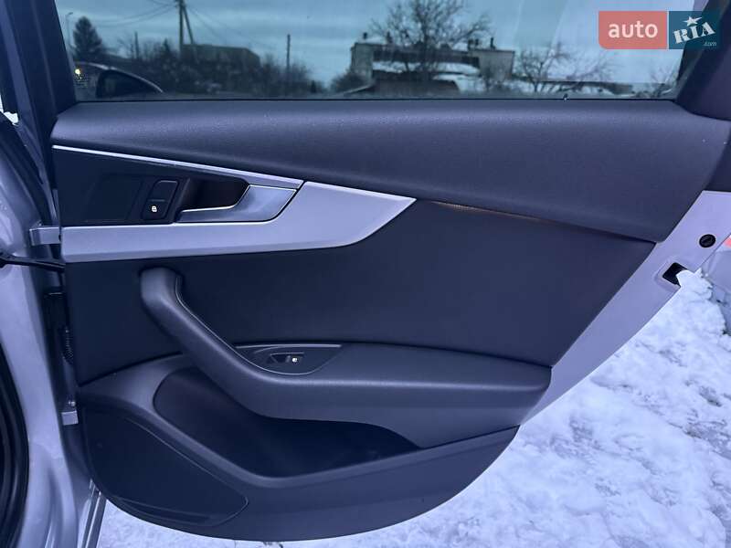 Седан Audi A4 2016 в Стрию