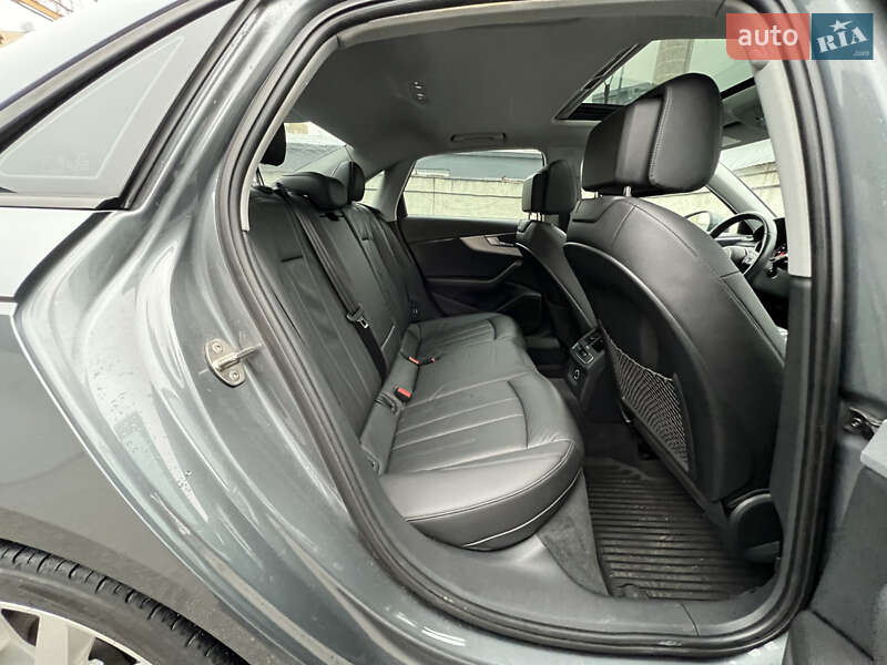 Седан Audi A4 2016 в Киеве