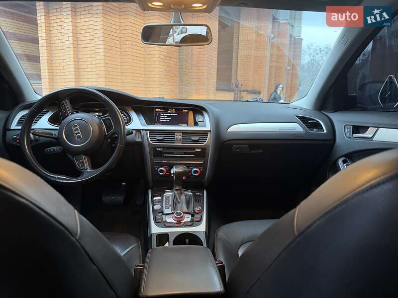 Седан Audi A4 2015 в Киеве