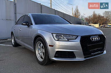 Седан Audi A4 2016 в Киеве