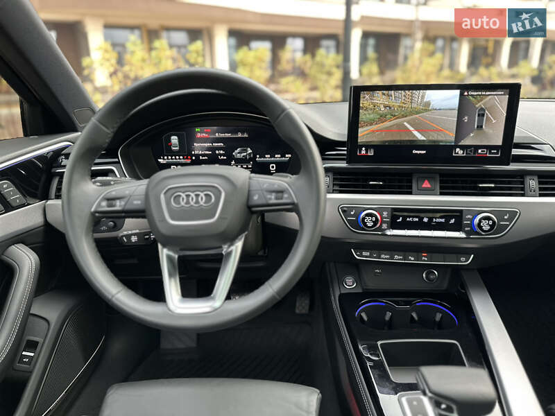 Седан Audi A4 2023 в Киеве