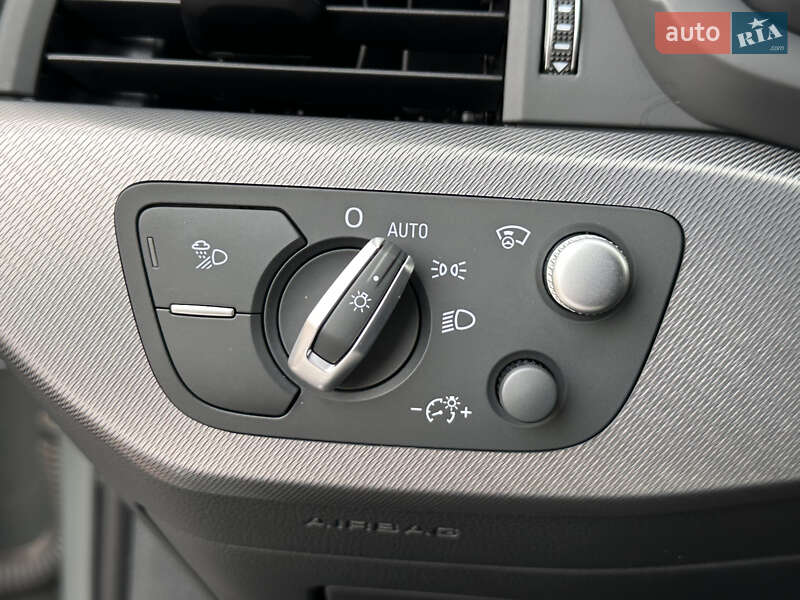 Седан Audi A4 2023 в Киеве