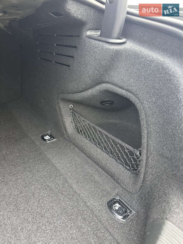 Седан Audi A4 2023 в Киеве