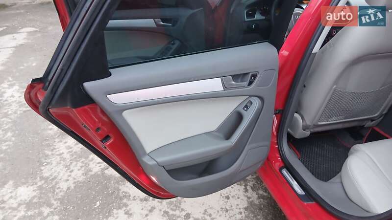 Седан Audi A4 2012 в Тернополе