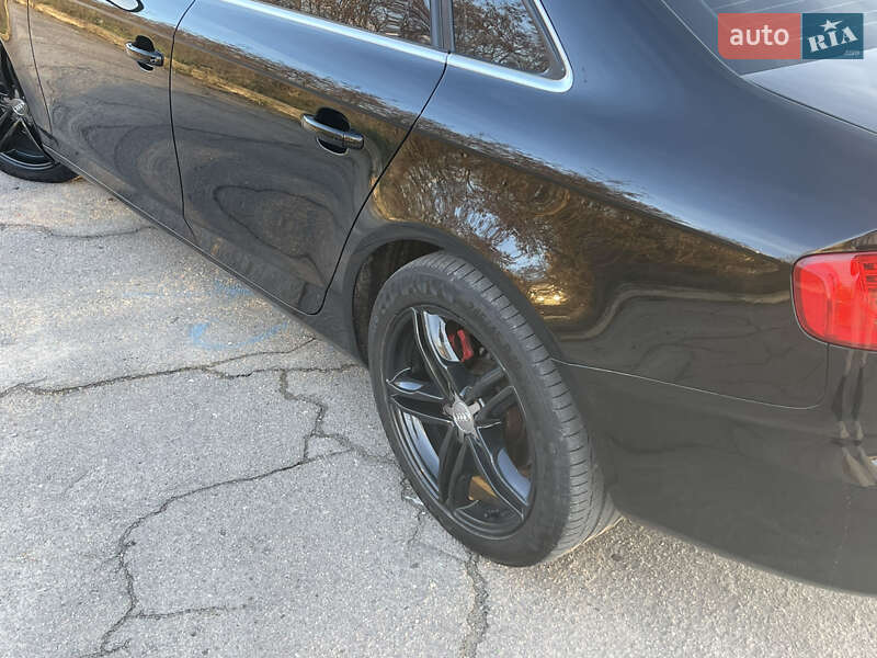 Седан Audi A4 2010 в Каменском