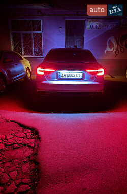 Седан Audi A4 2019 в Александрие