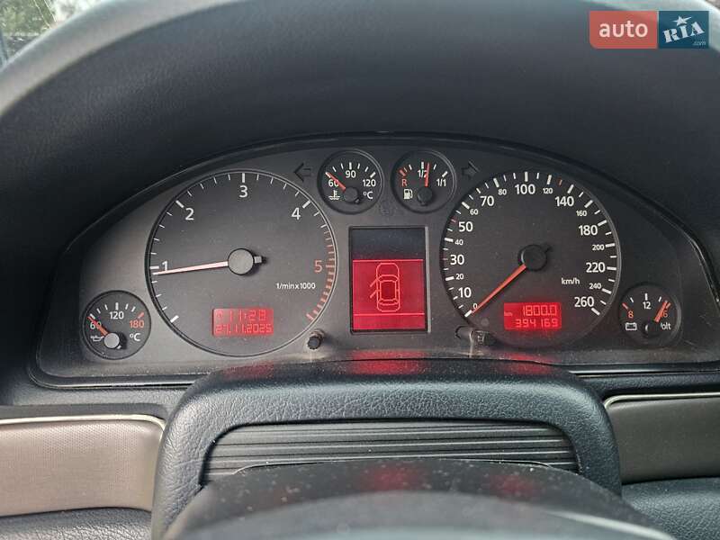 Седан Audi A4 2000 в Чернівцях