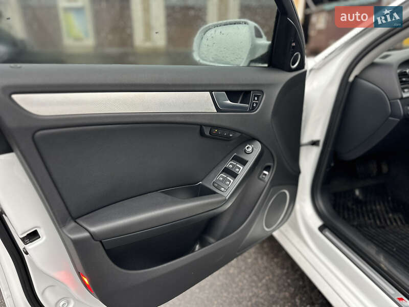 Седан Audi A4 2015 в Виннице