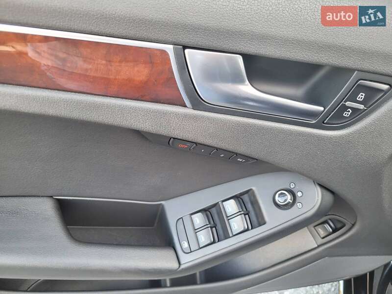 Седан Audi A4 2012 в Киеве