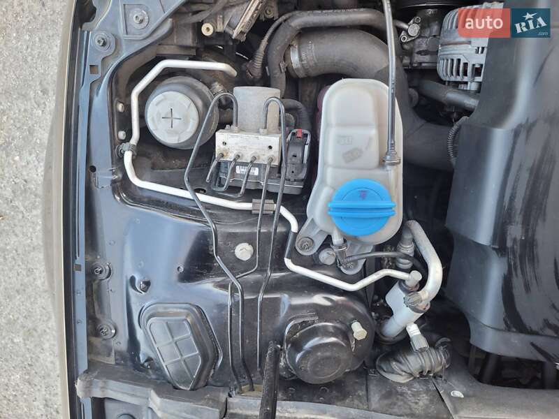 Седан Audi A4 2012 в Киеве
