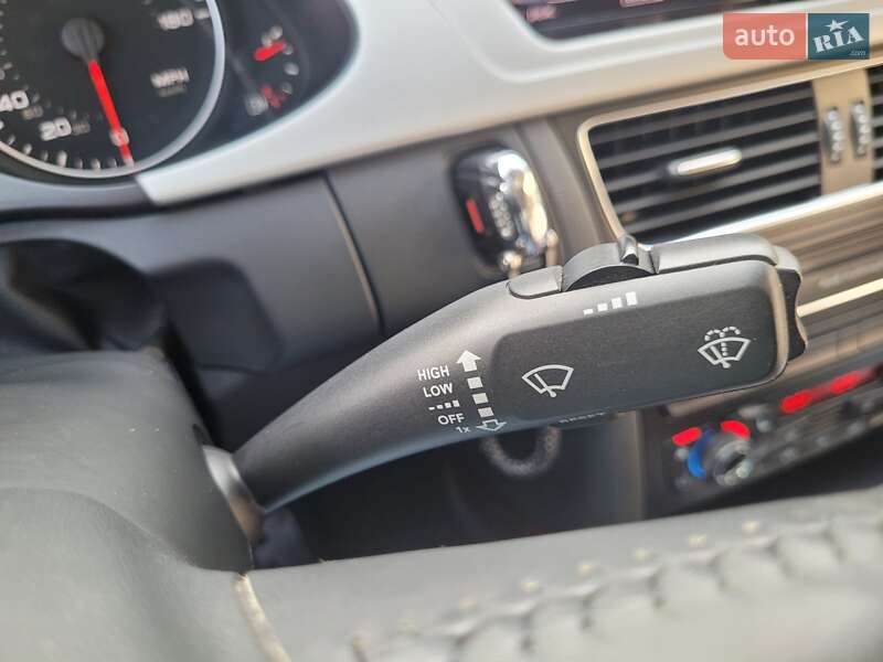 Седан Audi A4 2012 в Киеве