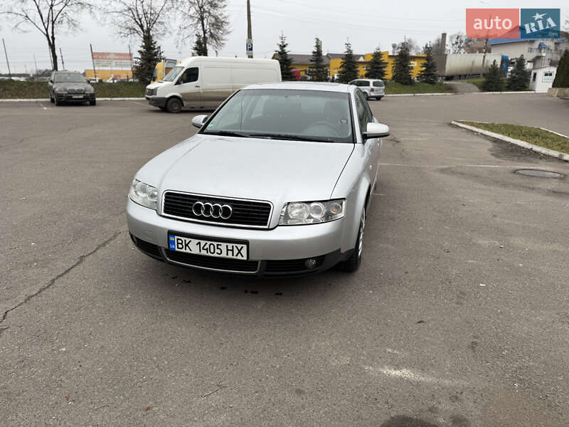 Седан Audi A4 2001 в Рівному