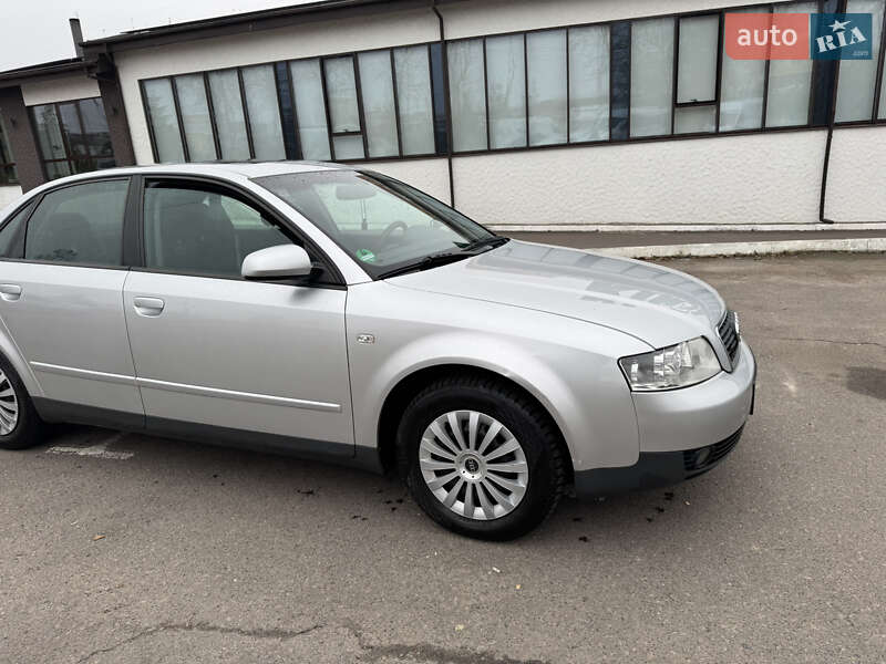 Седан Audi A4 2001 в Рівному
