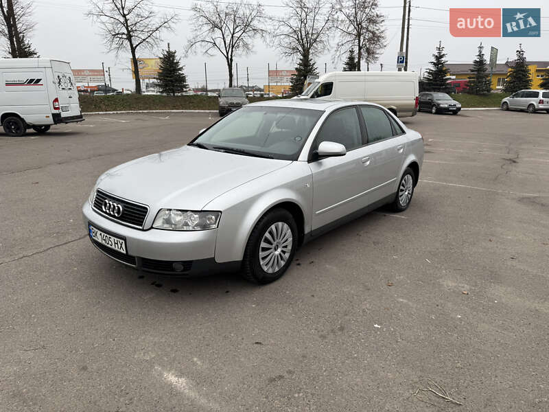 Седан Audi A4 2001 в Рівному
