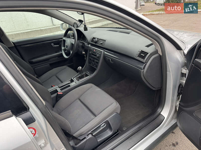 Седан Audi A4 2001 в Рівному
