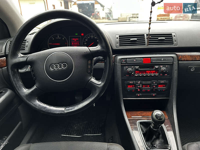 Седан Audi A4 2001 в Снятине