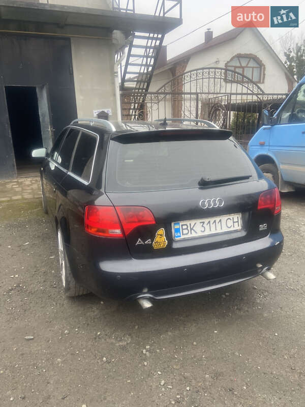 Седан Audi A4 2005 в Корце
