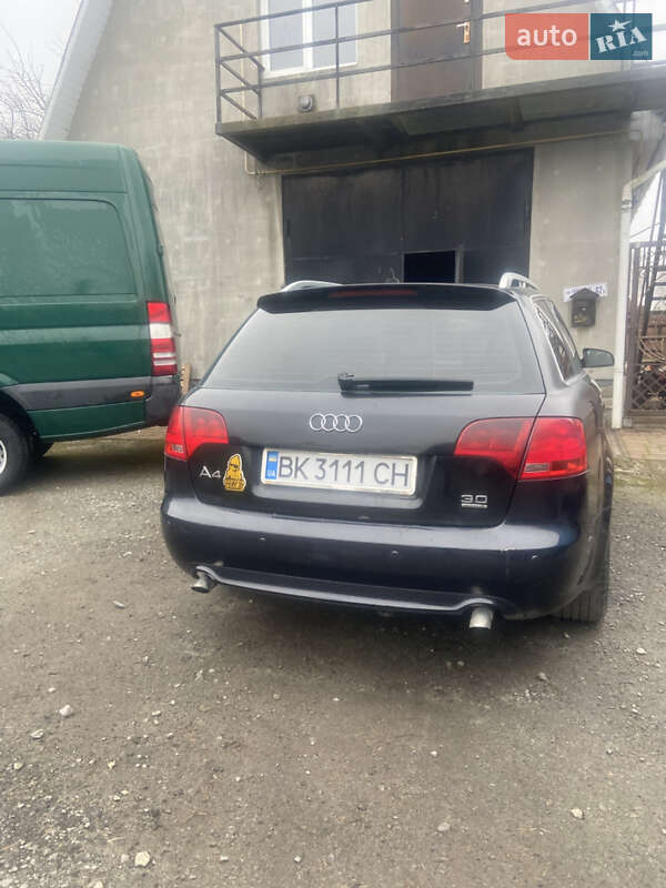 Седан Audi A4 2005 в Корце