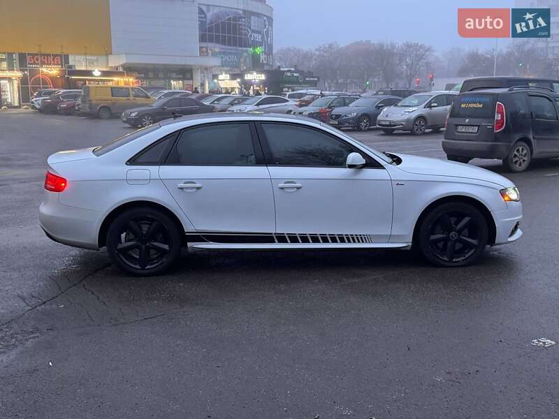 Седан Audi A4 2011 в Запоріжжі