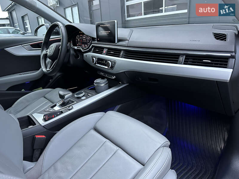 Седан Audi A4 2018 в Мукачево