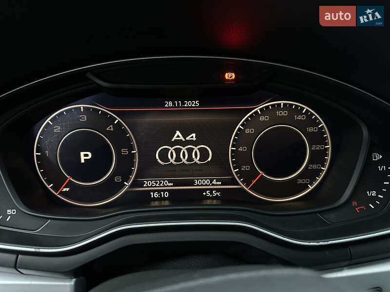 Седан Audi A4 2018 в Мукачево