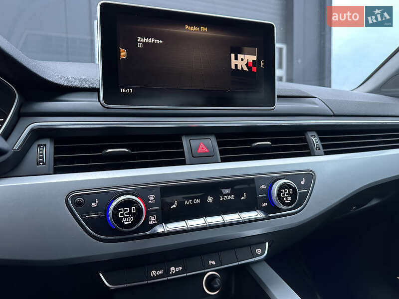 Седан Audi A4 2018 в Мукачево