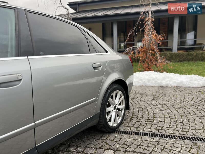 Седан Audi A4 2003 в Жовкві