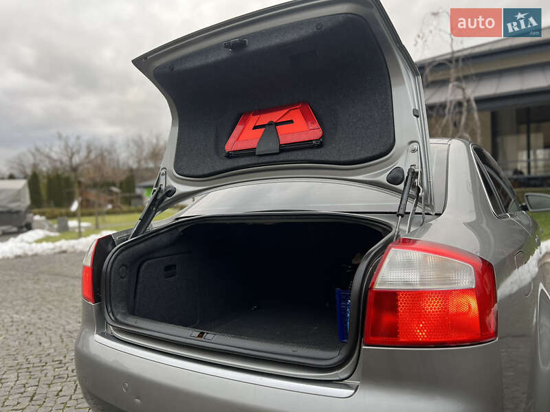 Седан Audi A4 2003 в Жовкві