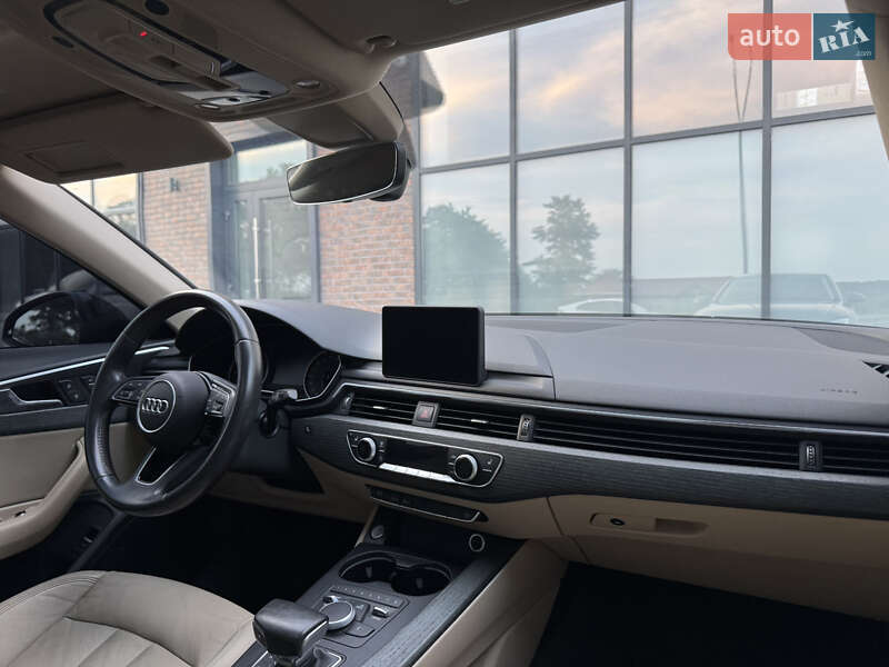 Седан Audi A4 2016 в Тернополі