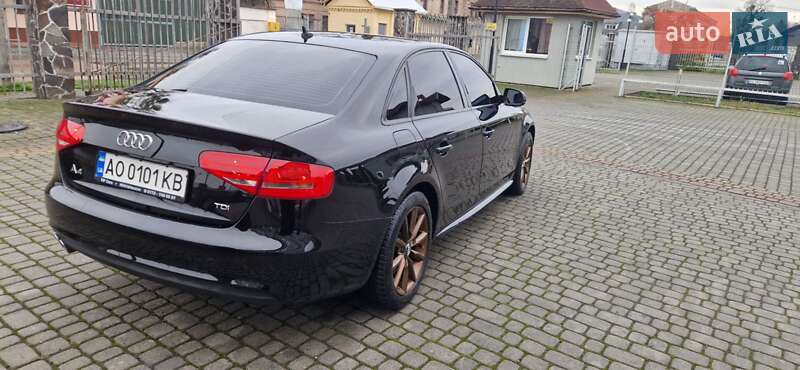 Седан Audi A4 2013 в Мукачевому