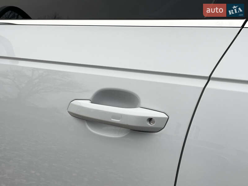 Универсал Audi A4 2018 в Киеве