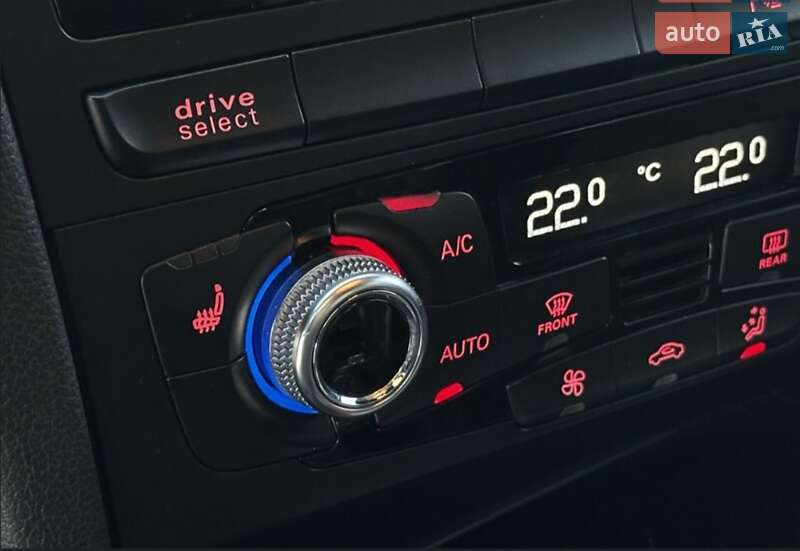 Седан Audi A4 2015 в Нових Санжарах