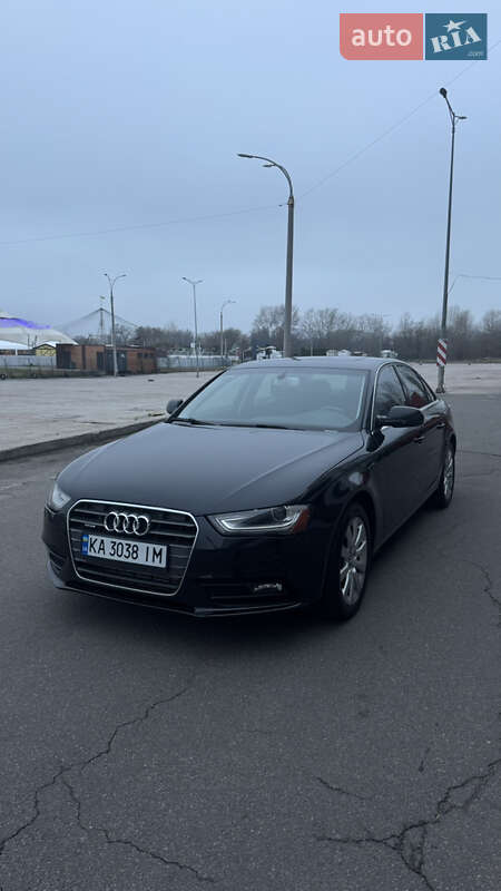 Седан Audi A4 2012 в Києві