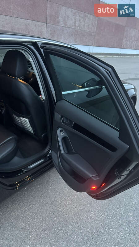Седан Audi A4 2012 в Києві