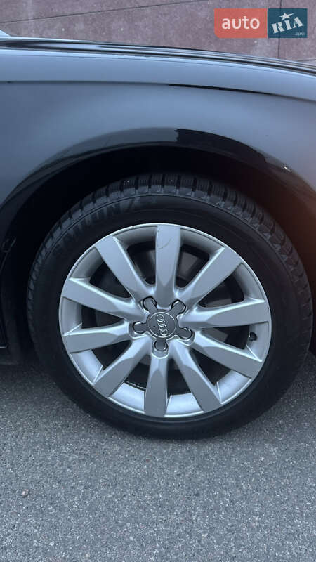 Седан Audi A4 2012 в Києві