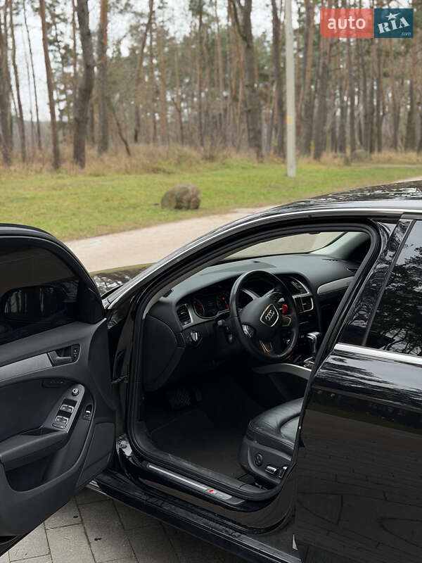 Седан Audi A4 2013 в Житомирі