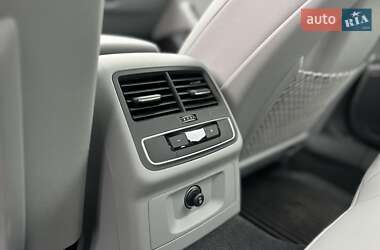 Седан Audi A4 2023 в Виннице