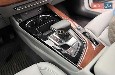 Седан Audi A4 2023 в Виннице
